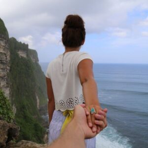 Dating Abroad: Cultural Considerations and Tips