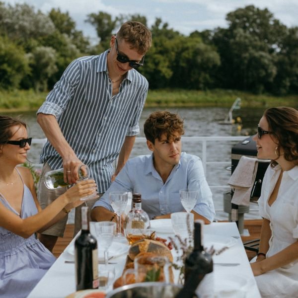 Introducing Your Date to Friends and Family: Timing and Approach