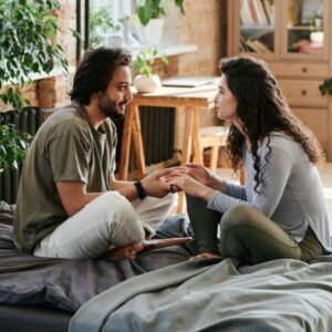Tips for Balancing Fun and Serious Conversations on Dates