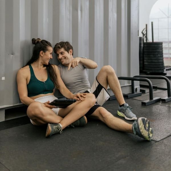 Tips for Balancing Fun and Serious Conversations on Dates